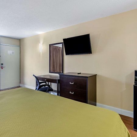 Econo Lodge Civic Center Ρόανοκ Εξωτερικό φωτογραφία