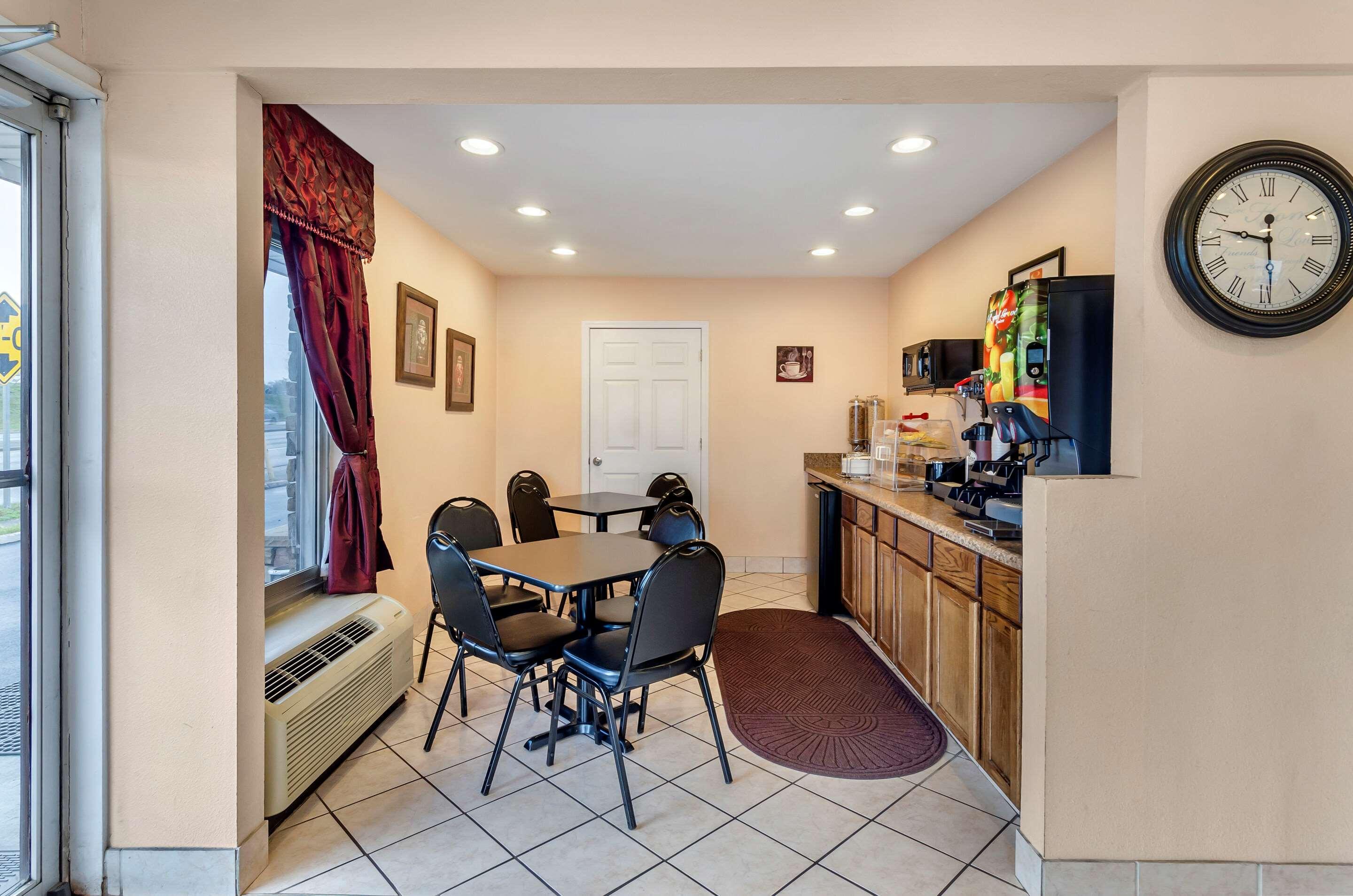 Econo Lodge Civic Center Ρόανοκ Εξωτερικό φωτογραφία